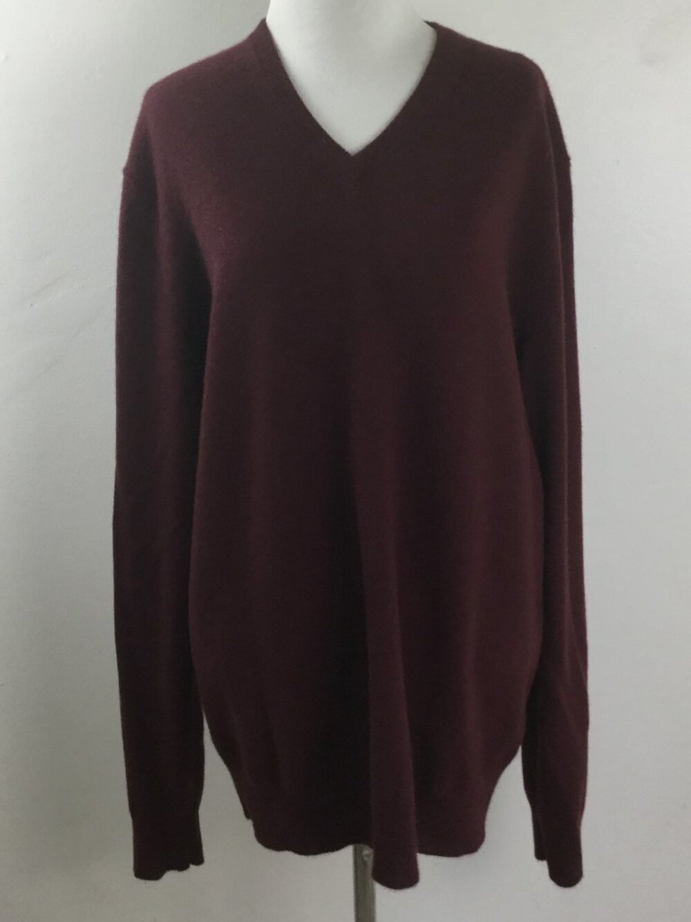Black Brown 1826 Cashmere Brown V-Neck Sweater l